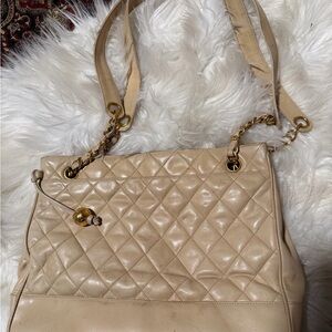 Elegant Cream Quilted Women's Bag